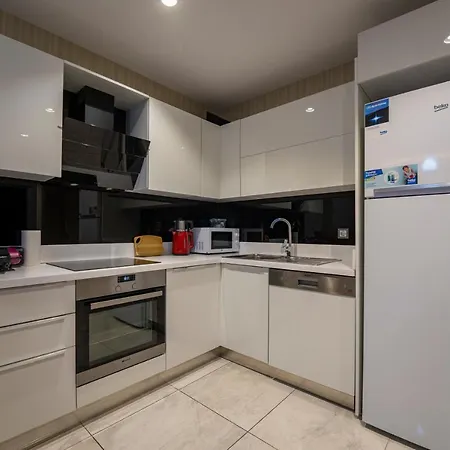 Allure Towers-1 Bedroom, 24/7 Security, Avcilar, No: 49 * איסטמבול